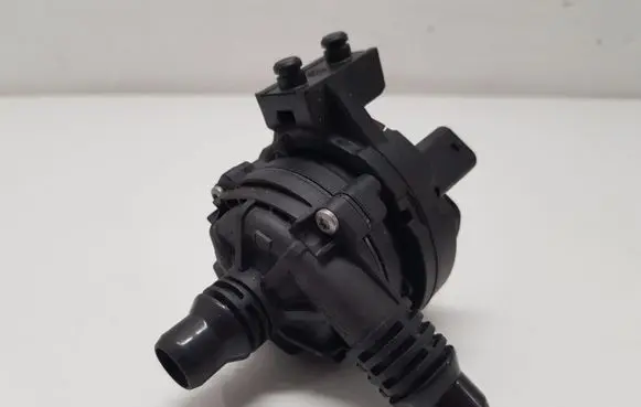 BMW i4 Electric auxiliary coolant/water pump 8840614 884061401 0392023480