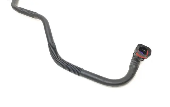 Engine coolant pipe/hose