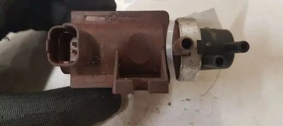 Ford Focus C-MAX Turbo solenoid valve 70071200 9652570180
