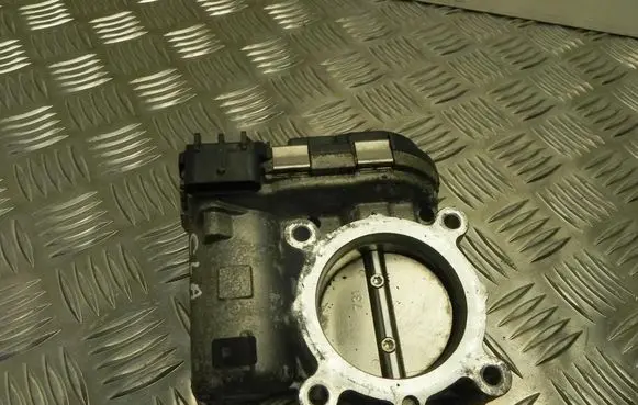 Mercedes-Benz CLA C117 X117 W117 Throttle body valve A2701410025 VD10929