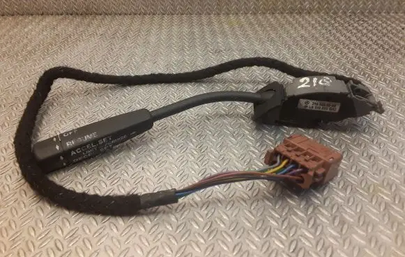 Mercedes-Benz E W210 Cruise control switch 2105400845 A2105400845
