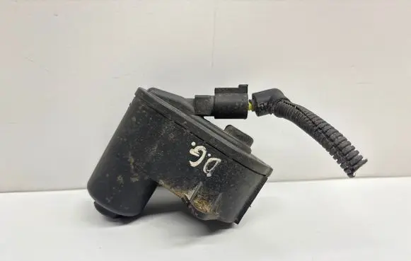 Volkswagen PASSAT B7 Rear brake caliper 32332267 7806820 1J0973722A
