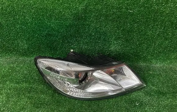 Skoda Octavia Mk2 (1Z) Headlight/headlamp 1Z1941016F 24705202000166 1EL24705202