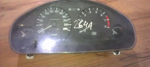 Mitsubishi Carisma Speedometer (instrument cluster) mr114265