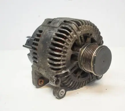 Volkswagen Tiguan Generator/alternator 021903026L