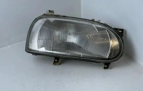 Volkswagen Golf III Headlight/headlamp 18474R