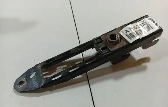 Seat Alhambra (Mk1) Seat belt adjustment rail 
