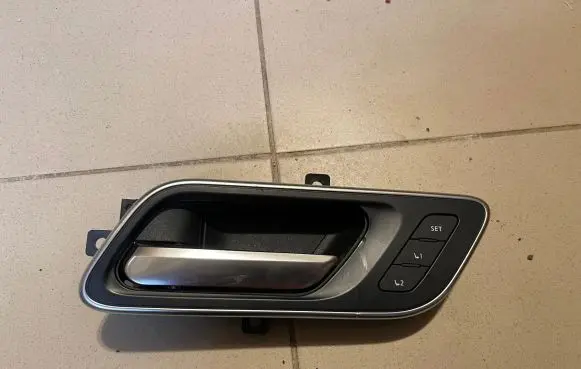 Nissan Qashqai Front door exterior handle 806716UA0A