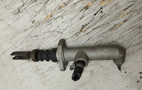 Audi A6 S6 C4 4A Clutch master cylinder