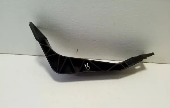 Audi Q3 8U Radiator support slam panel bracket 8U0805528