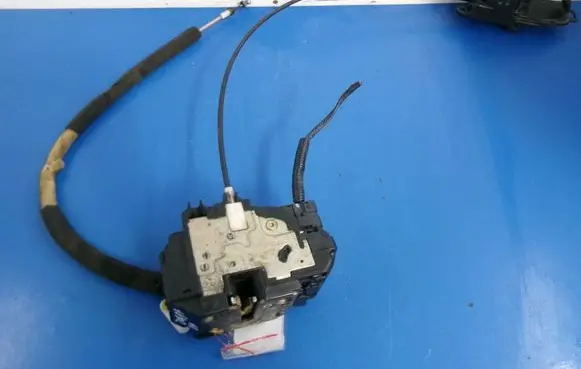 Nissan Micra Front door lock