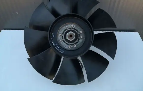 Iveco Daily 5th gen Electric radiator cooling fan 504080032