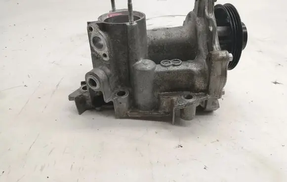 Toyota RAV 4 (XA40) Water pump HQT1532