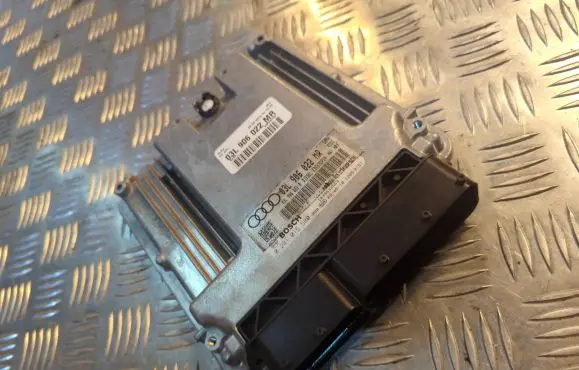 Audi A5 8T 8F Engine control unit/module 03L906022MR 03L906022B 0281015580