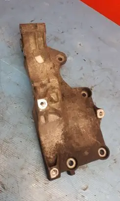 Volkswagen PASSAT B6 Generator/alternator bracket 03G903143f