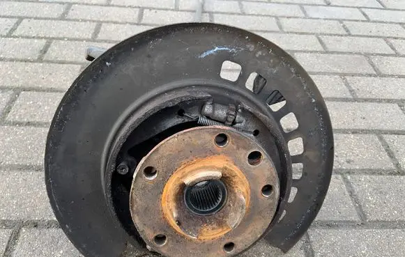 Audi Q7 4L Rear wheel hub 7L8505436