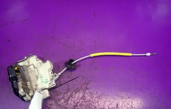 Audi A4 S4 B7 8E 8H Rear door lock