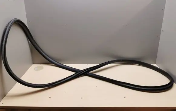 Tesla Model Y Rubber seal rear door 