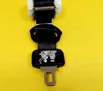 Volkswagen Touran I Third row seat belt 33046277A