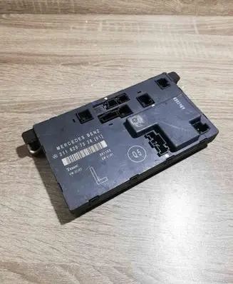 Mercedes-Benz E W211 Door control unit/module 2118207526