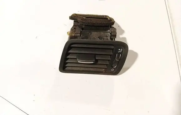 Volkswagen PASSAT B6 Dash center air vent grill 3c1819701e