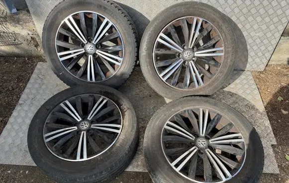 Volkswagen Tiguan R18 alloy rim