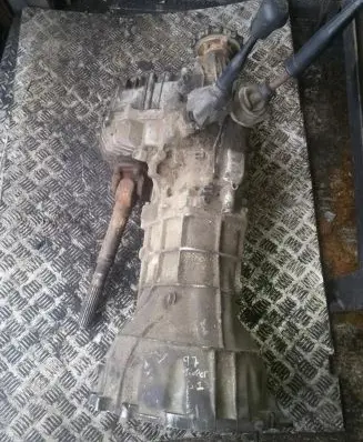 Isuzu Trooper Manual 5 speed gearbox 57211320