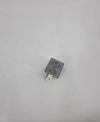 Audi A8 S8 D2 4D Fuel pump relay 4D0951253 899309000