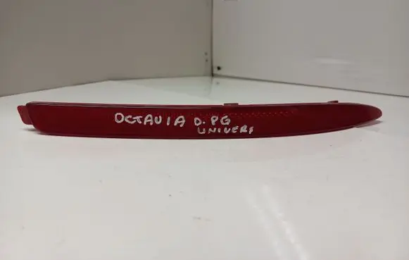 Skoda Octavia Mk2 (1Z) Rear tail light reflector 1Z0945106A