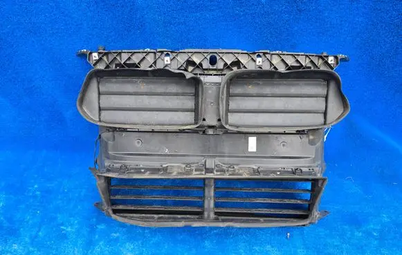 BMW X2 F39 Intercooler air guide/duct channel 8493926