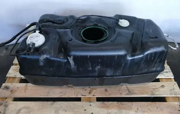 Jeep Cherokee III KJ Fuel tank 52128921