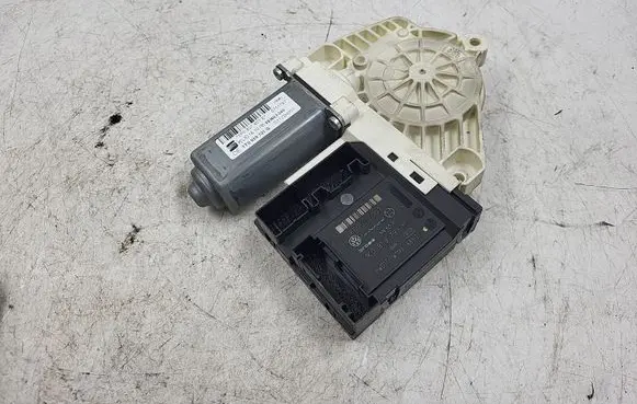 Seat Leon (1P) Front door window regulator motor 1K0959793M