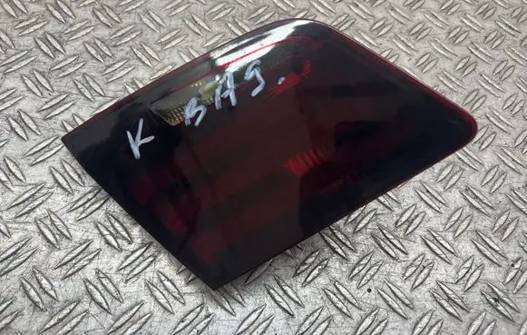 Tailgate rear/tail lights
