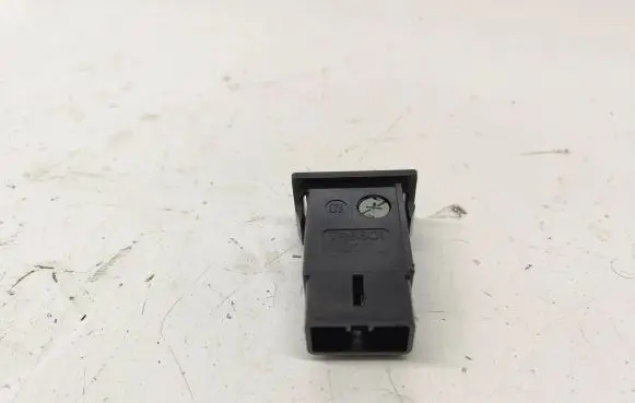 Toyota Avensis T250 Traction control (ASR) switch TR8801