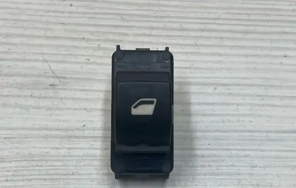 Peugeot 2008 II Electric window control switch 98044803ZD