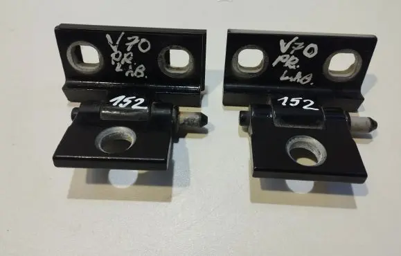 Volvo V70 Front door lower hinge 