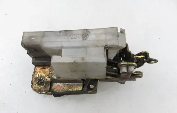 Volkswagen Transporter - Caravelle T4 Front door lock 701837015D