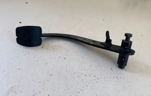 Opel Vivaro Brake pedal 120312