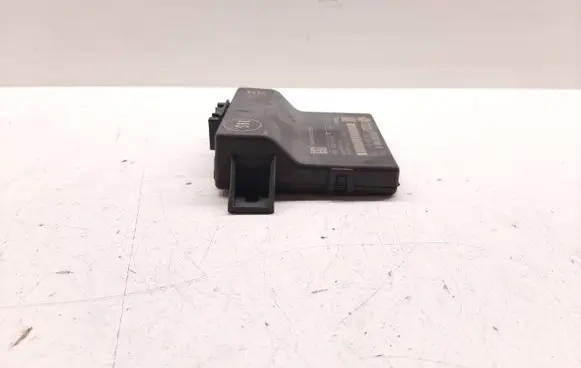 Audi A4 S4 B8 8K Gateway control module 8T0907468H