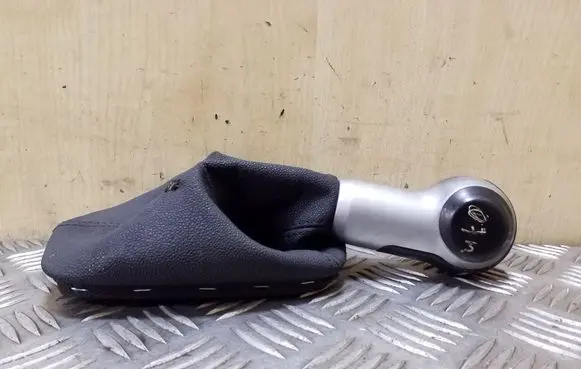 Skoda Fabia Mk1 (6Y) Gear lever shifter trim leather/knob 6Y0711113Q