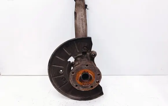 Audi Q7 4L Front wheel hub spindle knuckle 7P6407246A
