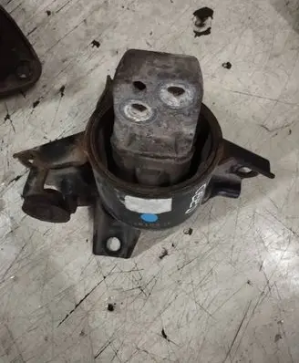 KIA Ceed Engine mount bracket 0T8010T1