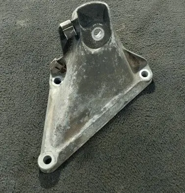 BMW 5 E60 E61 Engine mounting bracket 6769153