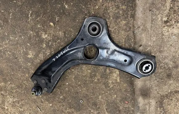 Renault Symbioz Front lower control arm/wishbone 545017850R