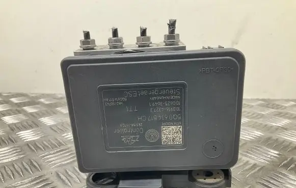 Skoda Superb B8 (3V) ABS Pump 5Q0614517CH 5Q0614235