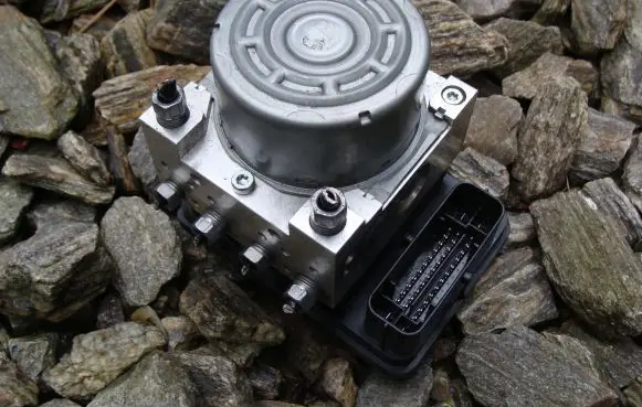 Peugeot 2008 II ABS Pump 9838074380