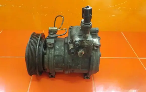 Jeep Cherokee XJ Air conditioning (A/C) compressor (pump) 354A2