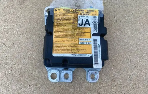 Nissan Navara D23 Airbag control unit/module 988204KJ1A ZE4KJ169260027 0285012849