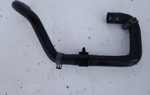 Engine coolant pipe/hose