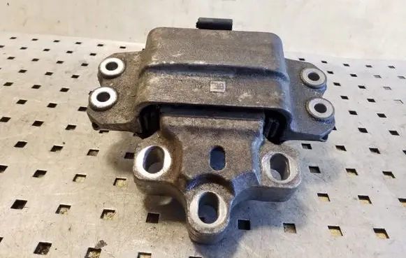 Audi TT TTS Mk2 Engine mount bracket 1K0199555